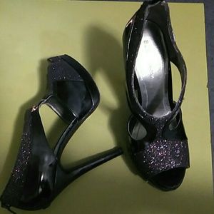 BCBG ENERATION 5inch high heel shoes sz 7.5